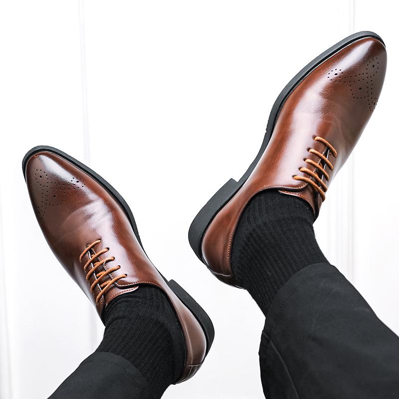 Fashion New Classics Designer Men Pointed Black Brown Brogues Oxford Shoes Gentleman Wedding Homecoming Dress Flats Footwear
