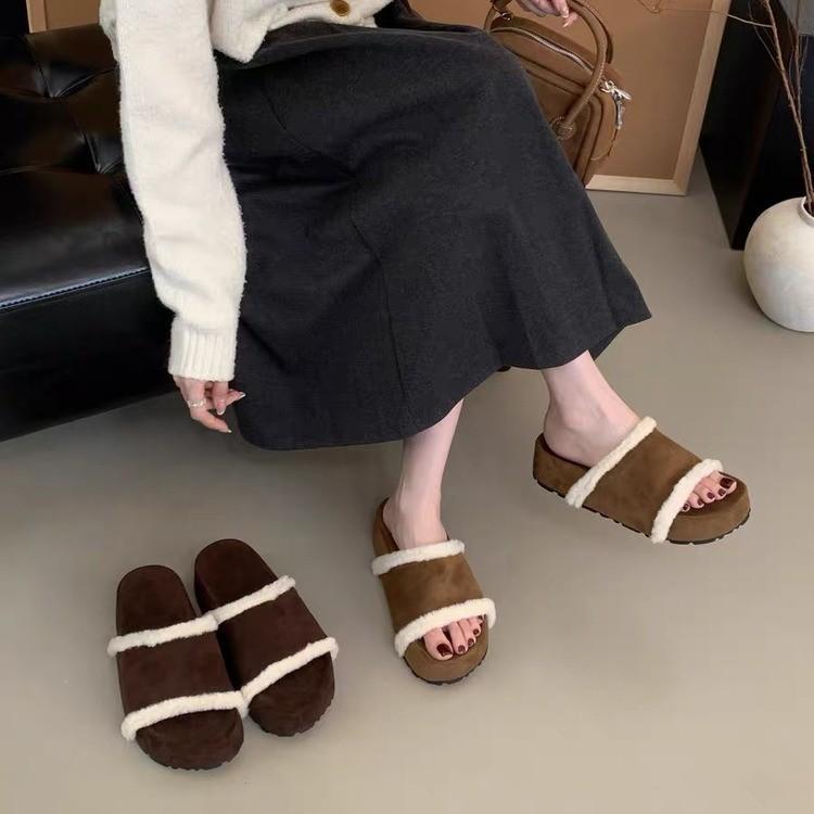 Korean Version Ins Tide Thick Bottom Outer Wear Wool Slippers Women's Fashion Lamb Wool Muffin Lazy High-end Home Slippers