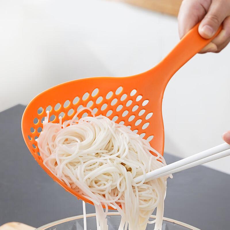 

Pabei Plastic Long-handled Colander
