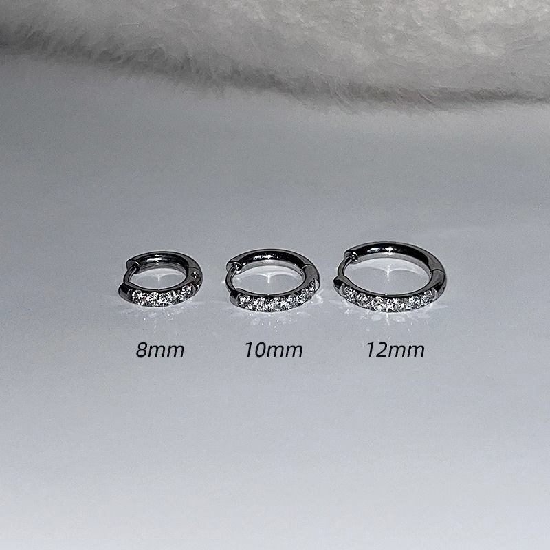 

Изысканное нишевое кольцо на козелок, усыпанное сверкающими бриллиантами, для шикарного минималистичного образа. Подходит ко всему. Повседневные серьги-кольца от холодного ветра. 8mm pair of earrings