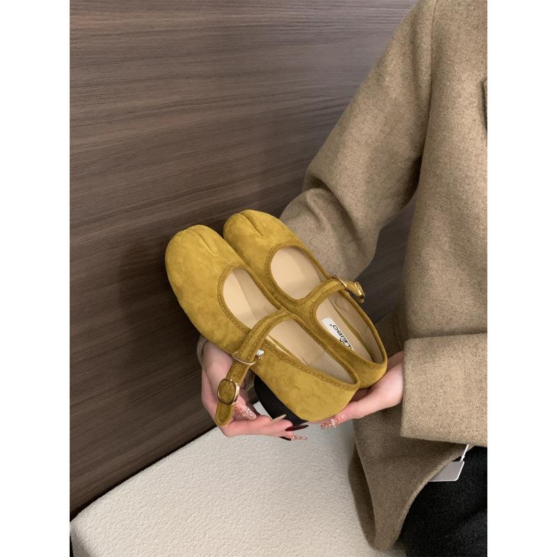 Flat-bottomed gentle evening shoes French single shoes women's summer 2025 new soft-soled pig's trotters split-toed shoes Mary Jane ladyshoes