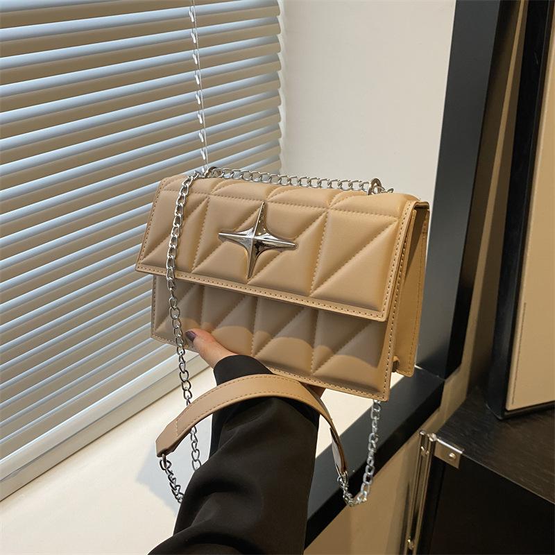

This year s popular fashion chain small bag women s 2025 new trendy Korean version versatile shoulder messenger bag small square bag