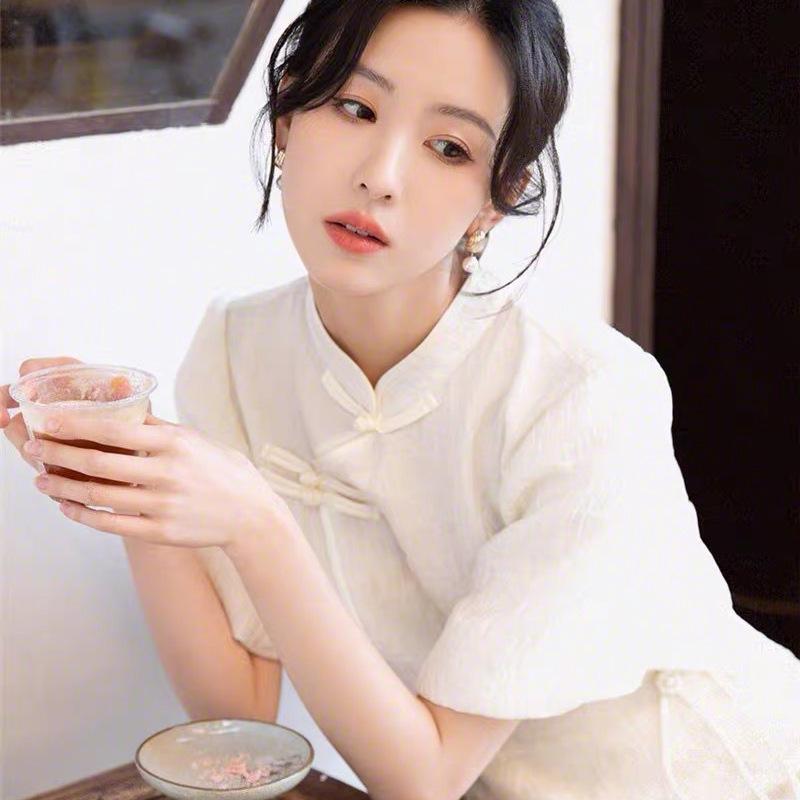 2023 Sommer Damen Modernes Chinesisches Cheongsam-Anzug in Weiß