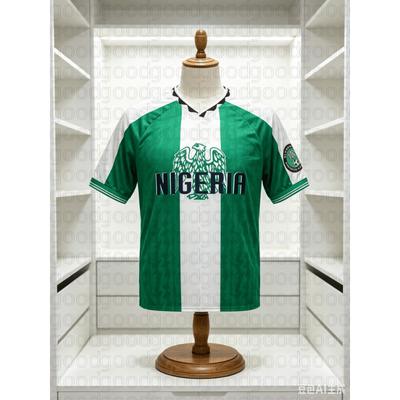 Herr Retro Nigeria Stil Fotbollströja Snabbtorkande Andningsbar V-ringning Kortärmad Fotbollsträning T-shirt för Familj Barn T-shirts