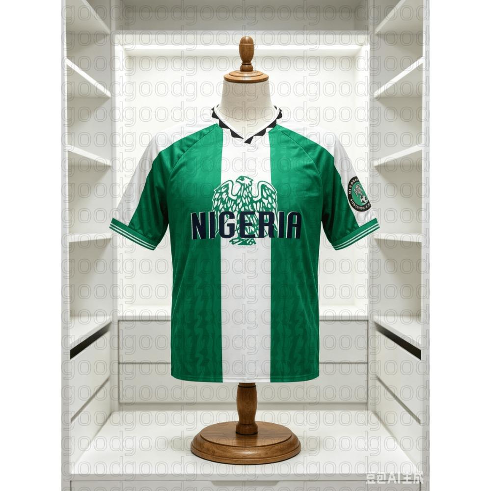 Men's Retro Nigeria Style Soccer Jersey Quick Dry Breathable V-Neck Short Sleeve Football Training T-shirt for Family Kids Tees