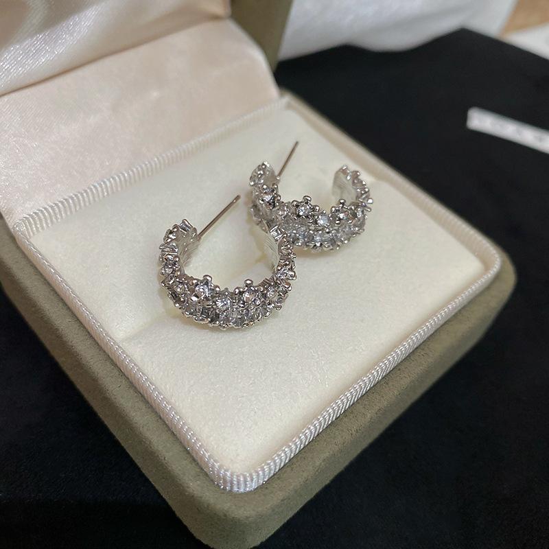 Luxury Shiny Zircon Hollow C-shaped Earrings for Women Exquisite Designed Hoop Earring Versatile Party Jewelry Accessories Gifts