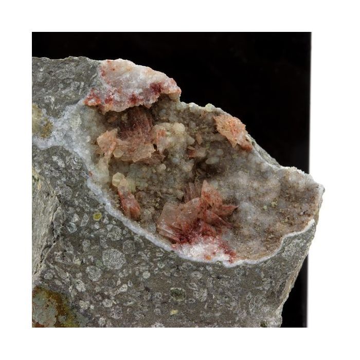 Epistilbite 216.8 carats