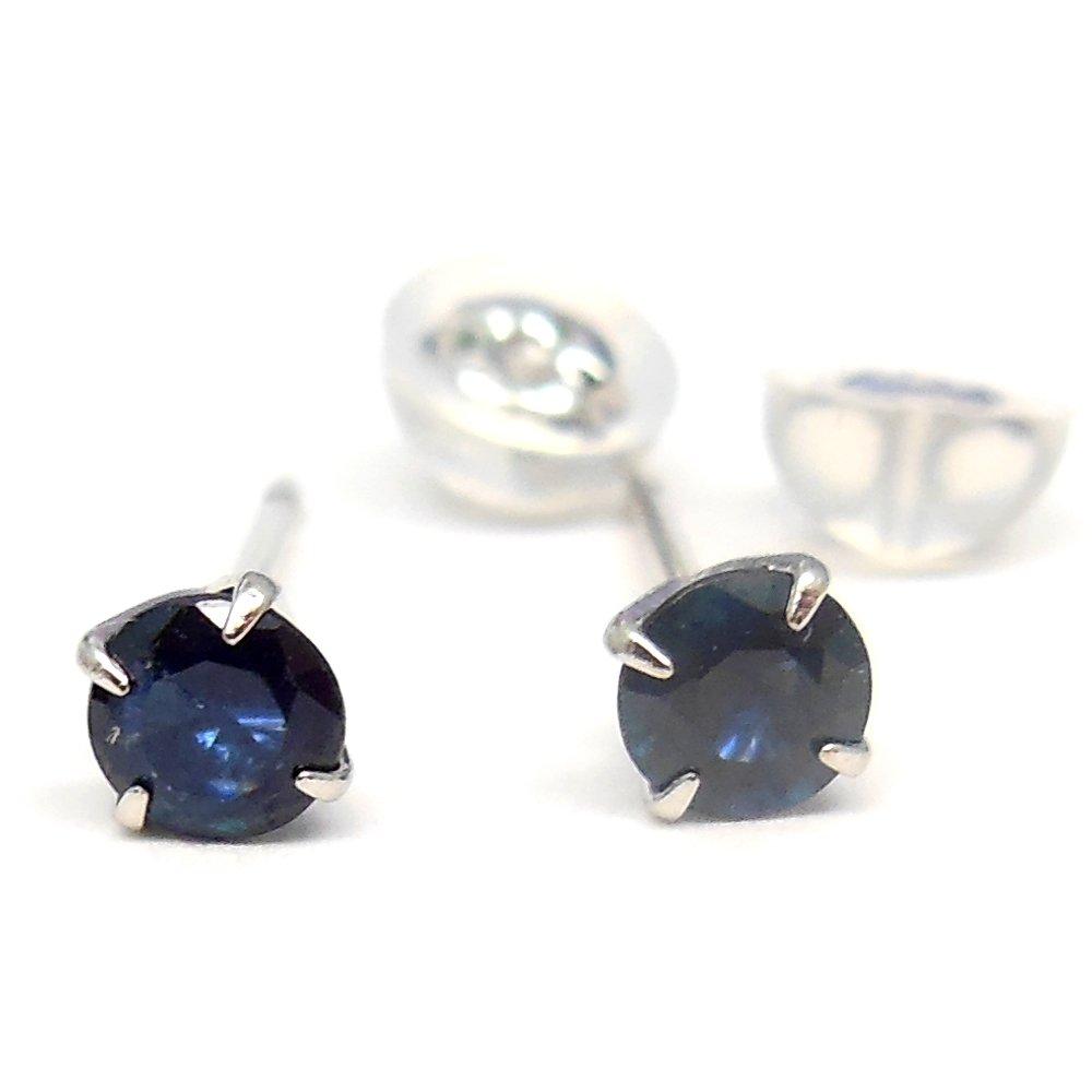 

and Me Jewelry Платинові сережки-пусети з одним сапфіром, що обрамляє [Ви Коробка] [Камінь народження вересня] [Подарунок у комплекті]