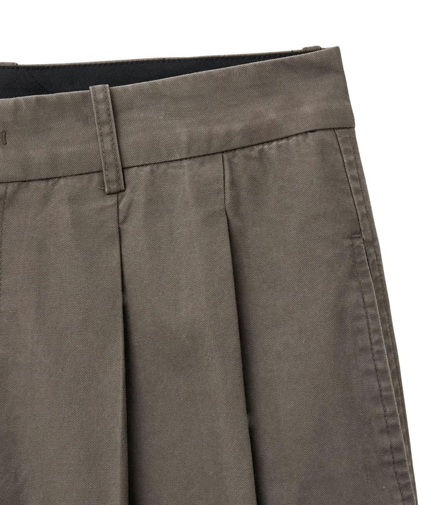 NOIRER Two-Tuck Washed Cotton Slacks (Khaki)