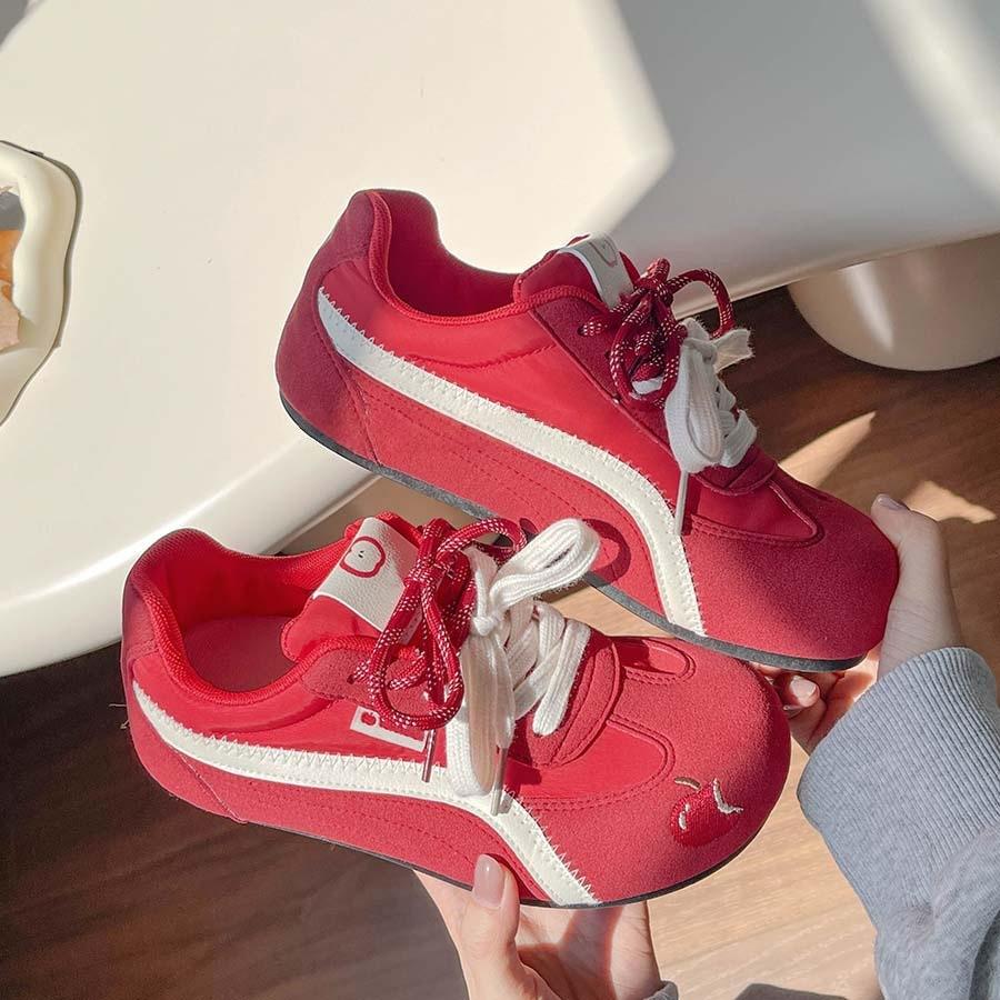Red women's summer new breathable flat baseplate shoes retro versatile casual sports little white shoes