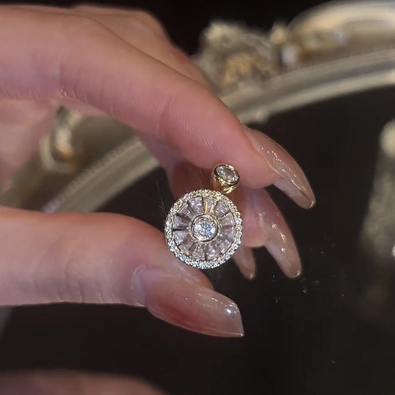 

Изысканное вращающееся кольцо с открытой шинкой и цирконом: Элегантный и свежий стиль легкой роскоши для леди