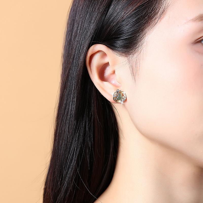 Natural Guatemala jadeite mountain sea pick up precious yang green earrings women's s925 sterling silver stud earrings women's 18K real gold plating