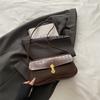 Aesthetic trend niche design autumn new fashion retro solid color simple and versatile single shoulder portable