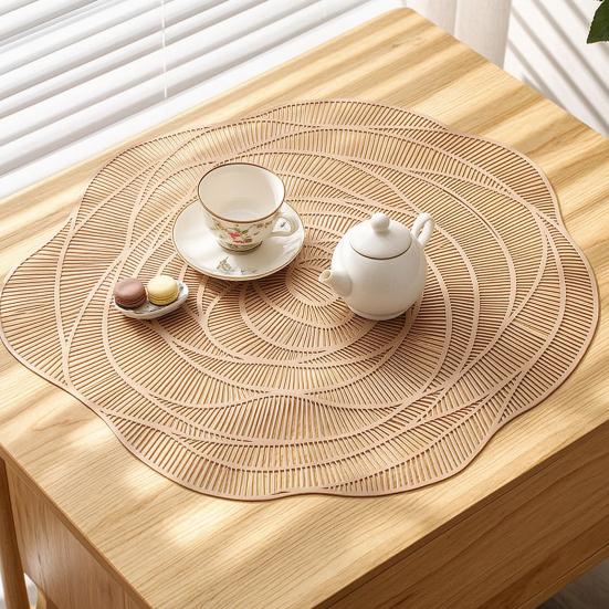 Modern Dining Table Accessories Rose Placemat for Table, Non-slip PVC Heat Resistant Mat with Kitchen Protection Mats Pattern, 38cm Washable