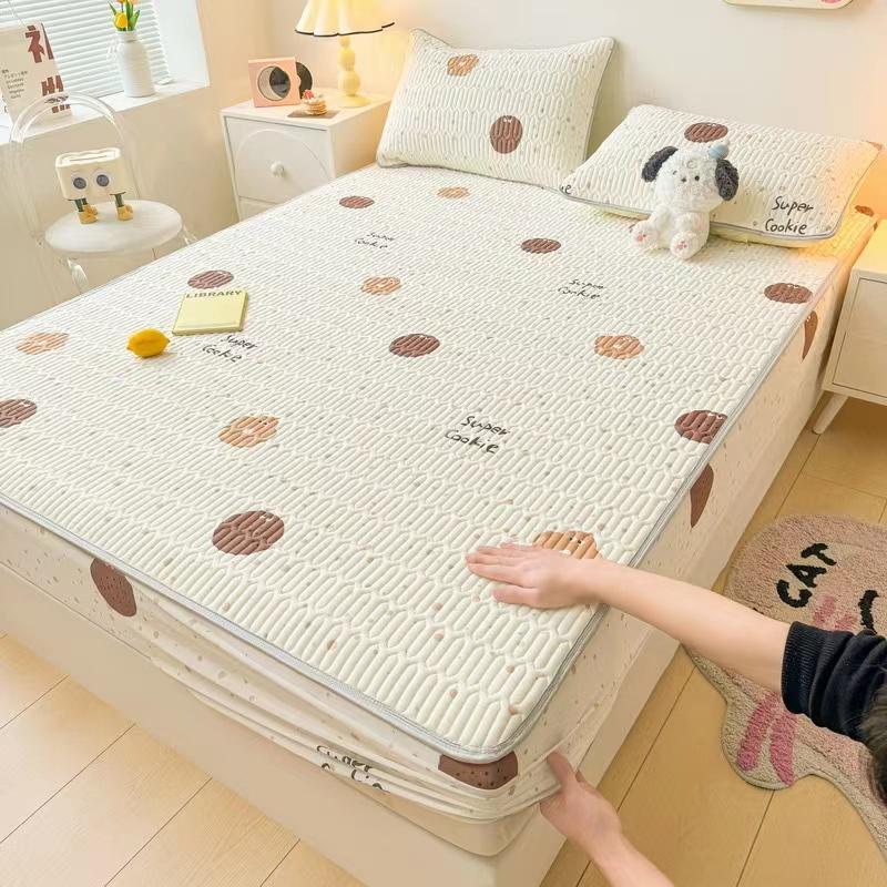 1pc Latex Thick Quilted Mattress Cover Summer Breathable Cool Anti-slip Bed Fitted Sheet Cute Bed Cover Not Included Pillowcase