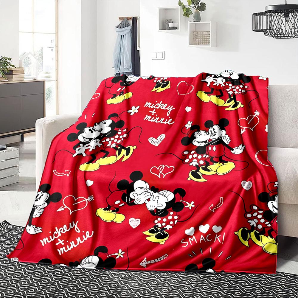 Mickey Minnie Love Flannel blanket, soft and warm, suitable for beds and sofas, all seasons, portable travel blanket. 073066