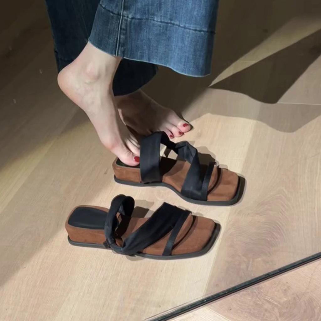 Spot second hair~ thick-soled square head with cool slippers, female retro temperament with skirt, sandals, two slippers