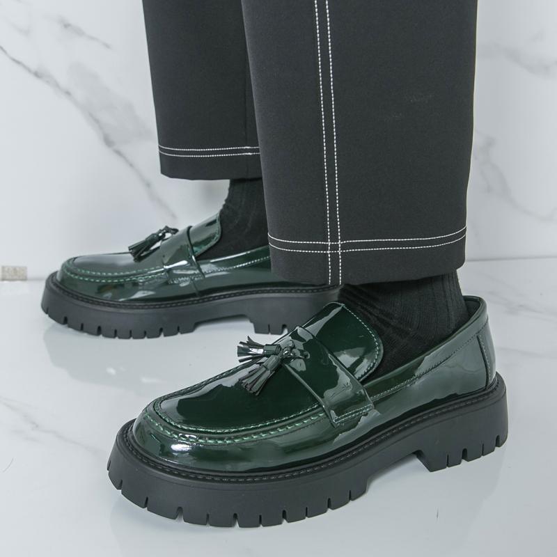 Fashion Brand Patent Leather Shiny Fringed Leather Shoes British Style Men's Comfortable Round Toe Thick Sole Height Increasing Loafers