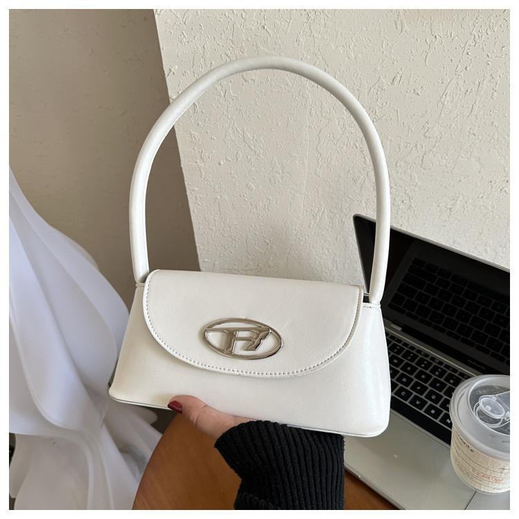 Popular Cross-border Small Purse Women 2023 Winter Chic Compact Underarm Bag Streetwear Shoulder Bag