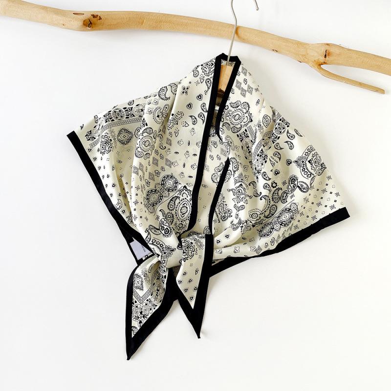 Niche Irregular Scarf Shawl Spring and Summer Twill Triangle Scarf Versatile Scarf Professional Leopard Scarf Decoration