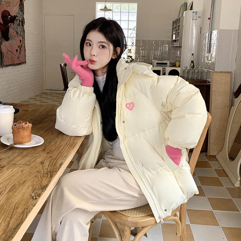 

Молочный фуфу бежевый пуховик женский зимний новый одежда с любовным хлебом утолщенная хлопковая одежда XL