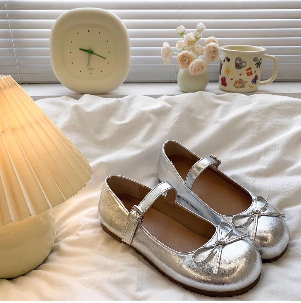 Sapatos Mary Jane de prata franceses de sola única primavera e outono novo estilo de balé com saia boca leve sapatos pequenos de couro