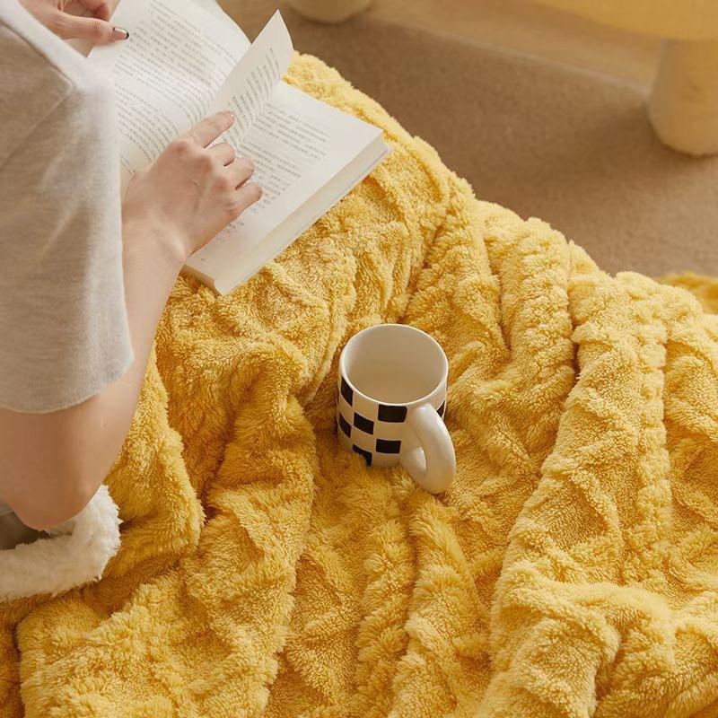Soft Lamb Fleece Blanket Winter Thick Warm Throw Blanket Solid Color Flannel Blanket for Sofa Bed Office Nap