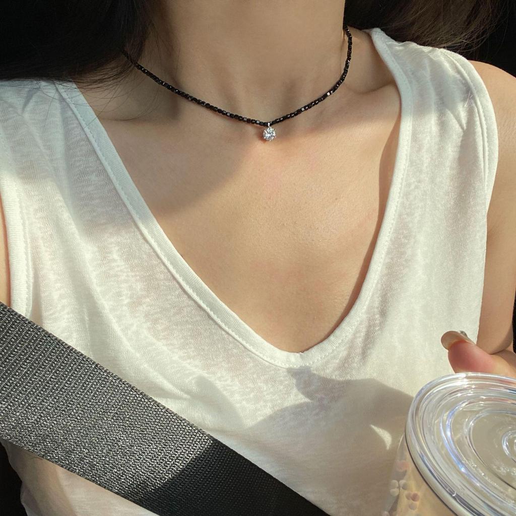 High-End Cold Style Zircon Black Spinel Necklace: Light Luxury, Versatile, and Elegant Clavicle Chain.