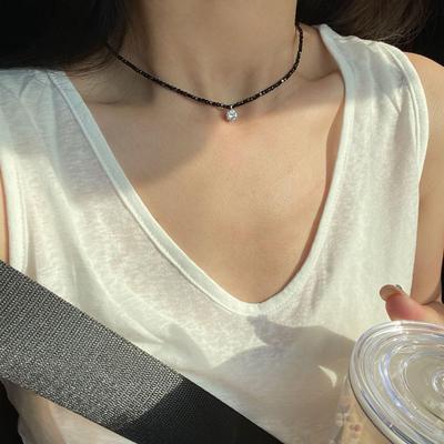 Halssnoeren en kettingen – Сolliers en kettingen