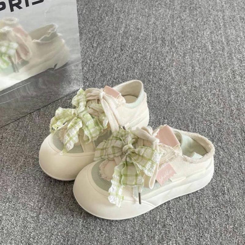 You Can Step On Your Feet and Wear Two Little White Shoes In Summer. Women's New Thick Baseplate Shoes Are Niche and Versatile Bread Shoes.