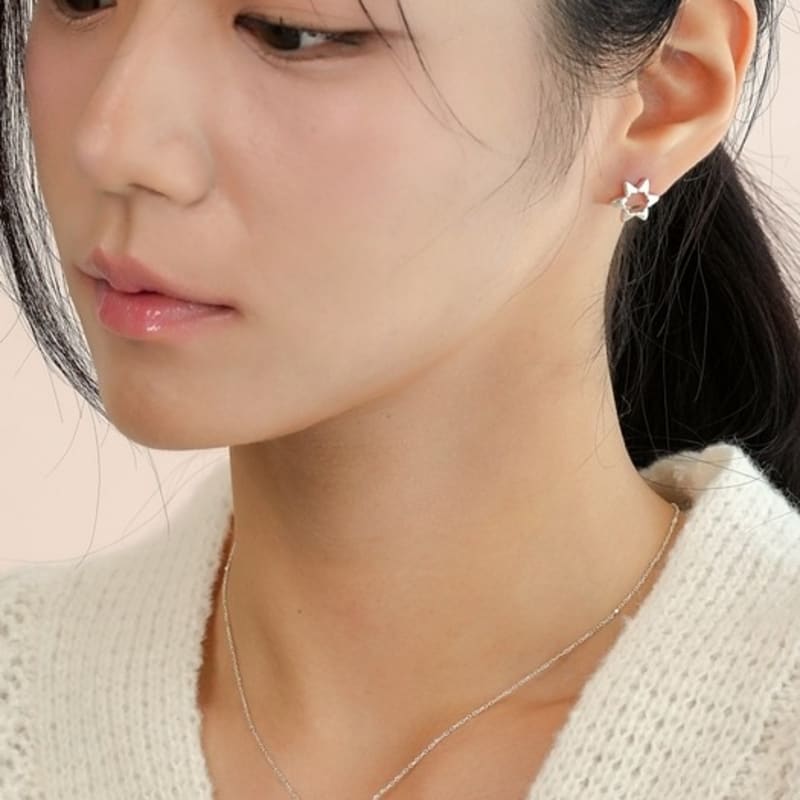 BELLOOGGI Star Whith a Heart Earring