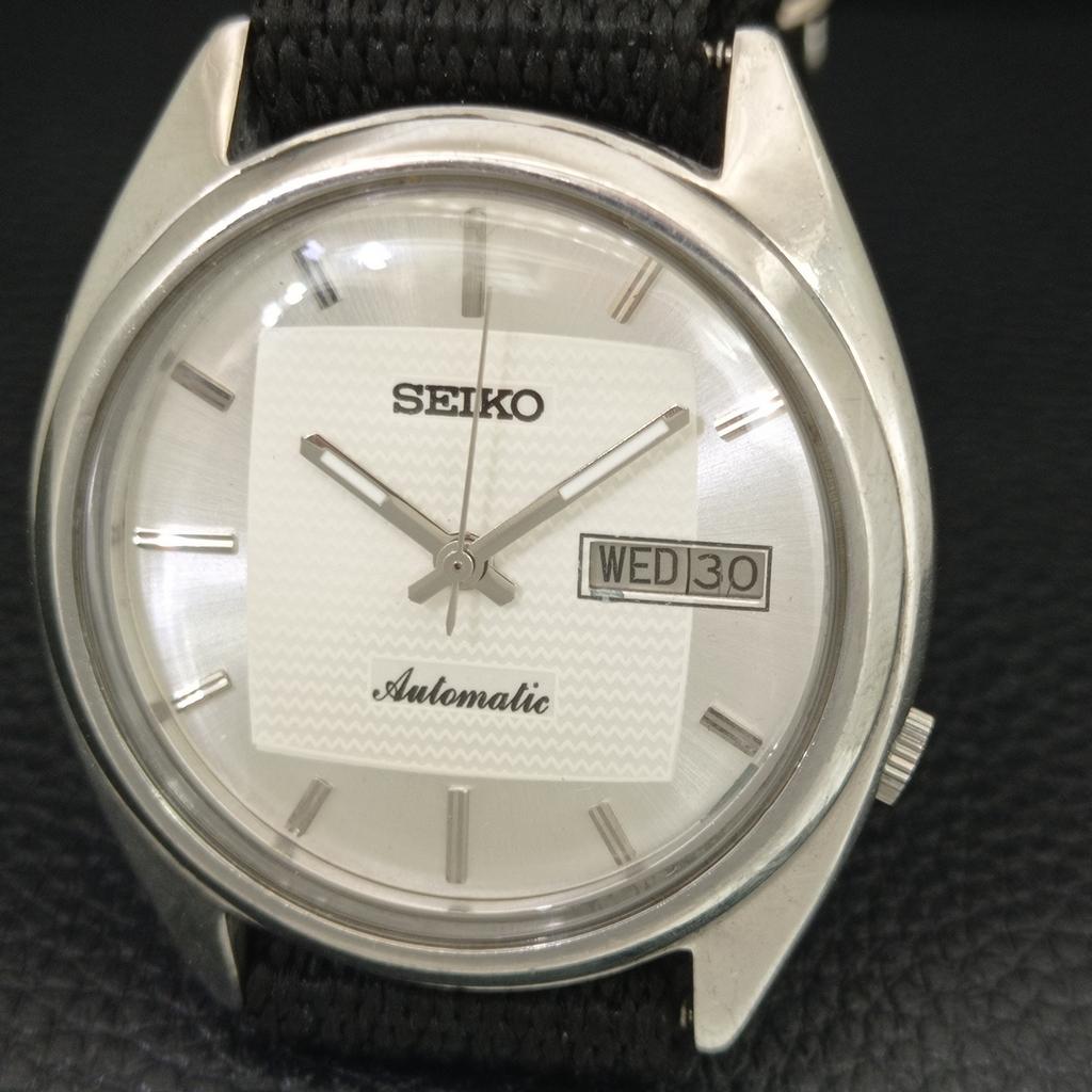 VINTAGE SEIKO AUTOMATIC 7009A JAPAN MENS SILVER COLOR DIAL WATCH a708593-1