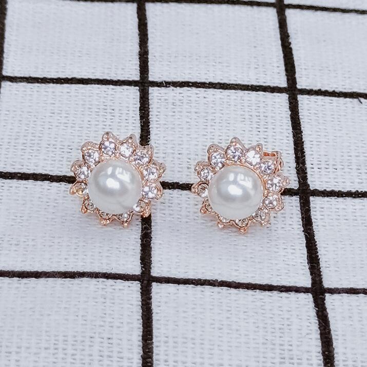 Exquisite Rhinestone & Pearl Flower Non-Pierced Clip-On Earrings