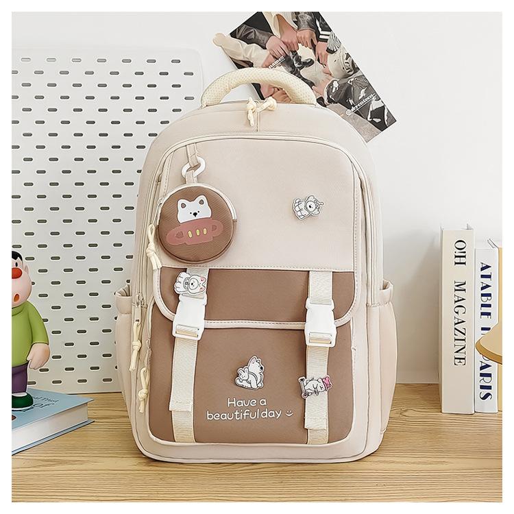 The New Schoolbag Is Breathable and Burden-reducing Spine Protection for Grades 3 To 6. Large-capacity and Lightweight Schoolbags Are Niche