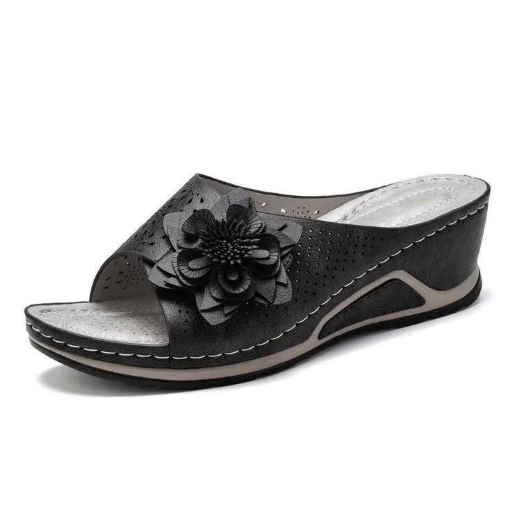 Fashion 2025 New Women's Slippers Casual Flower Hollow Wedge Beach Shoes Outdoor Fashion Platform Comfortable Non-slip Sandals