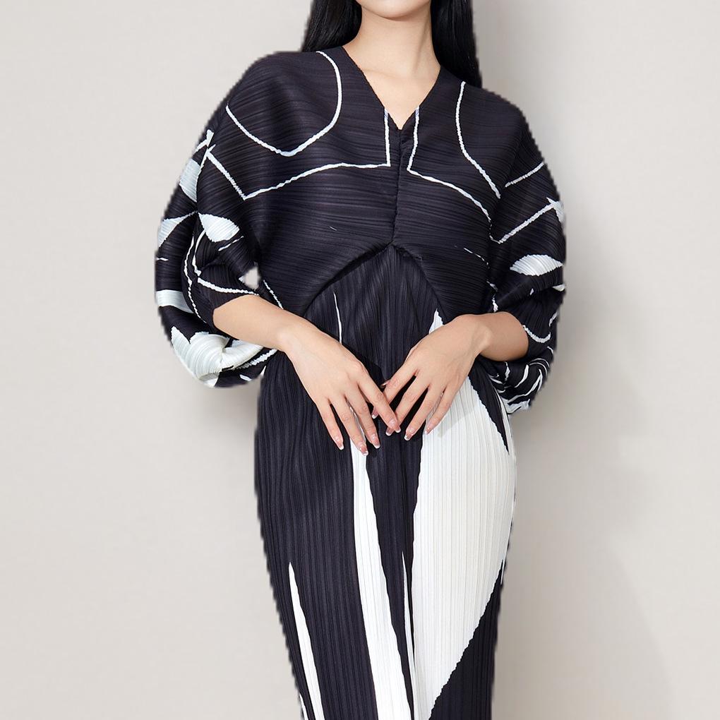Plus Size Summer Pleated Dress for Women – Elegant and Slimming, High-End Style