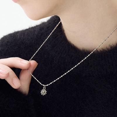 L’OMBRILLANT Fleur Vintage Long Necklace