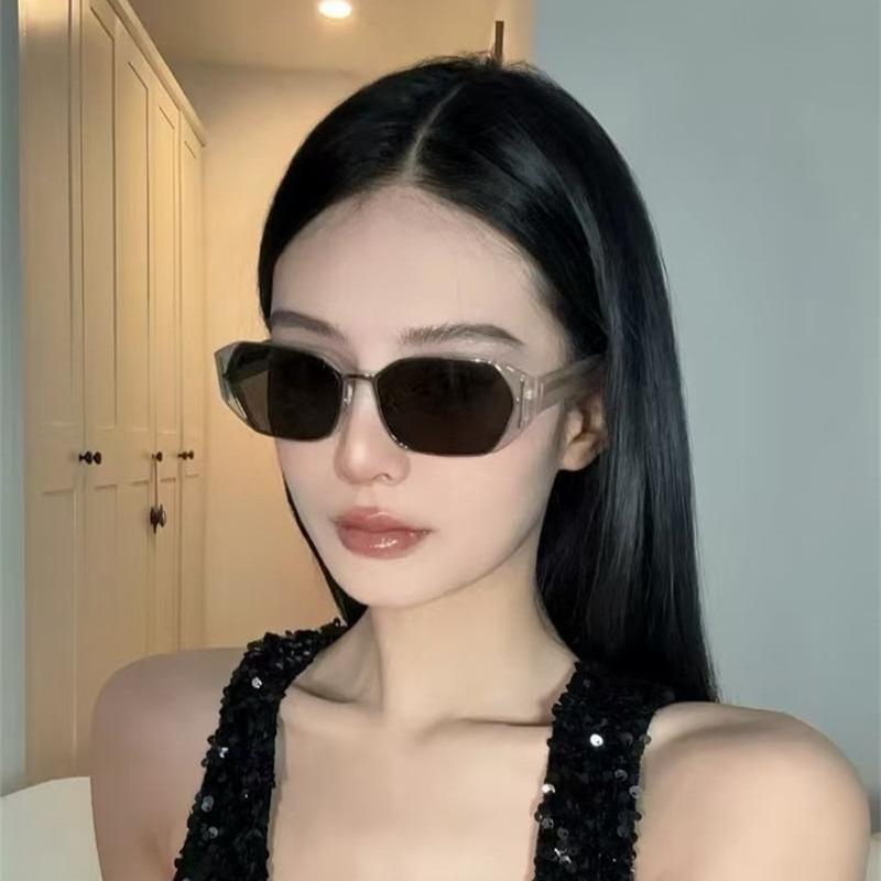 New Women Sunglasses Vintage Square UV400 Protection Female Rectangle Glasses Fashion Eyewear Trendy Accessories