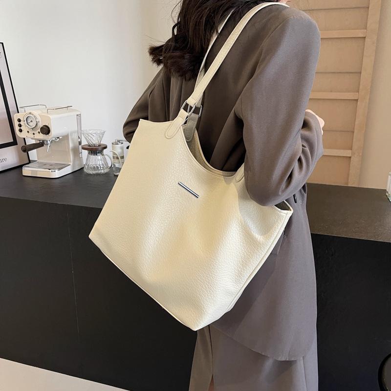 Retro handbag bag texture large capacity women's bag new simple commuter bag fashion shoulder armpit bag