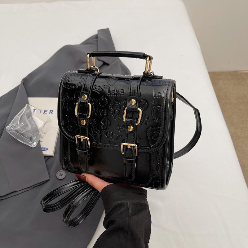 Backpack women's new spring and summer niche design sense retro fashion backpack is still trendy bag