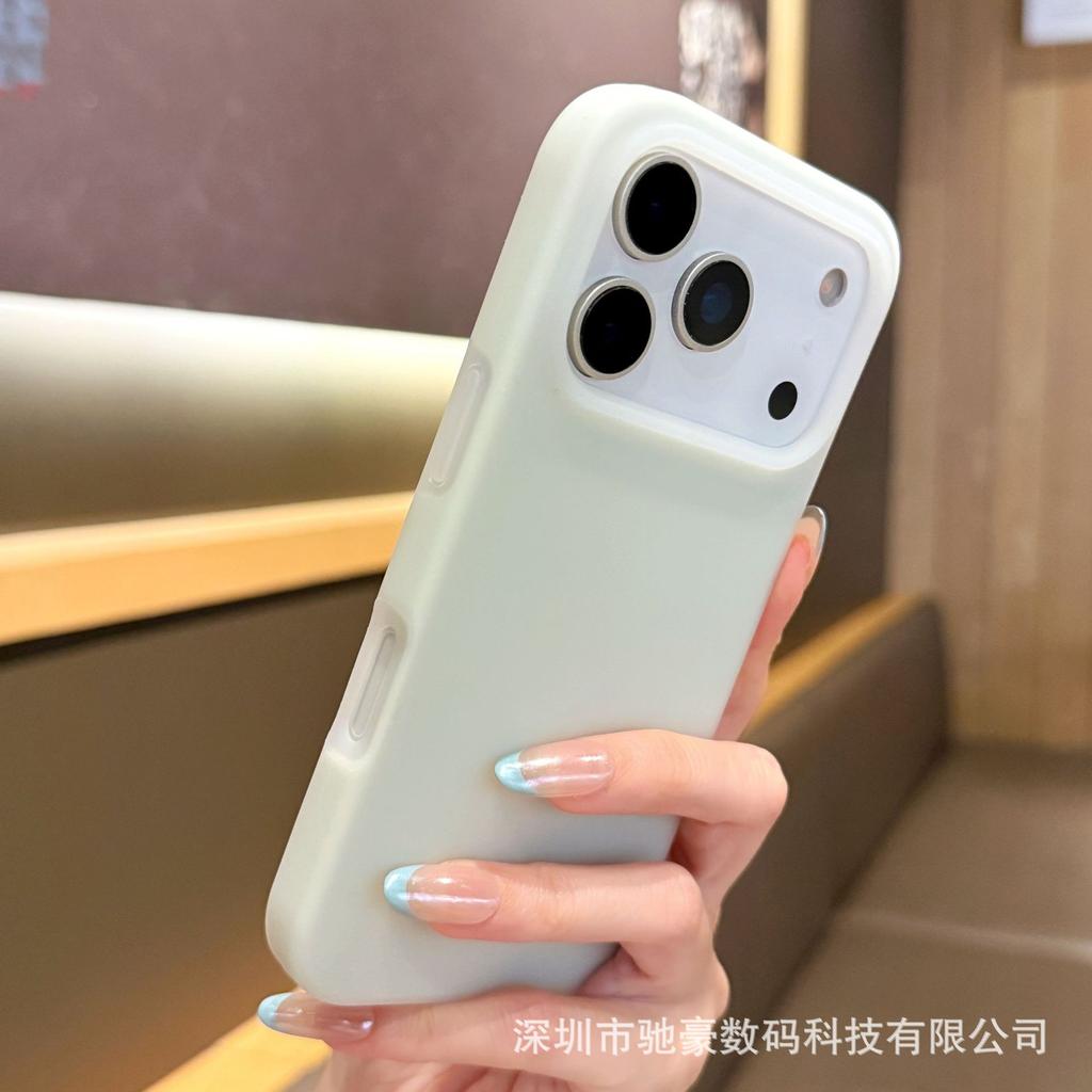 Liquid jelly magnetic attraction is suitable for iPhone17promax solid color mobile phone case Apple 16 simple skin feeling 15 anti-drop.