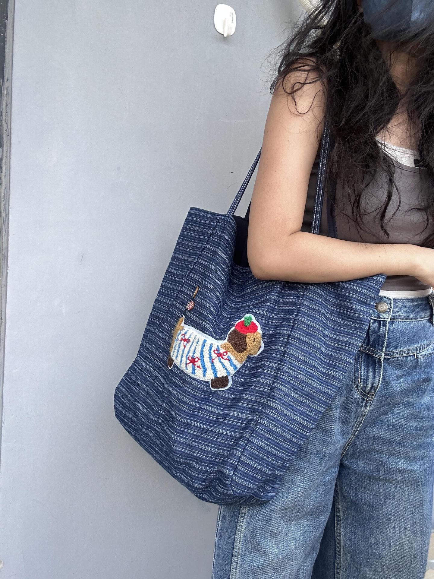 

Casual striped canvas bag women s 2025 new large-capacity shoulder tote bag double-sided back underarm bag синий