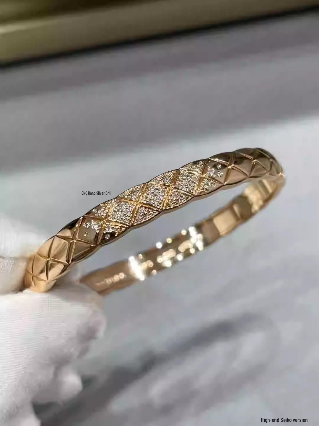 Rose Gold 18k Rhombus Pattern Bracelet