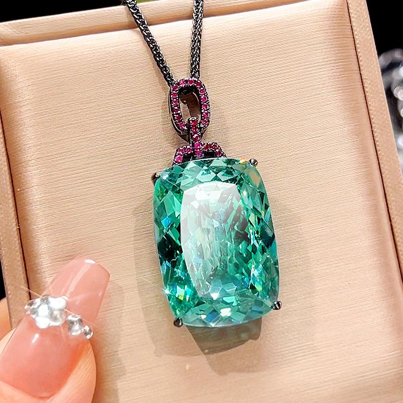Jewelry Simulation Para Green Luxury Pendant Main Stone 20 * 28