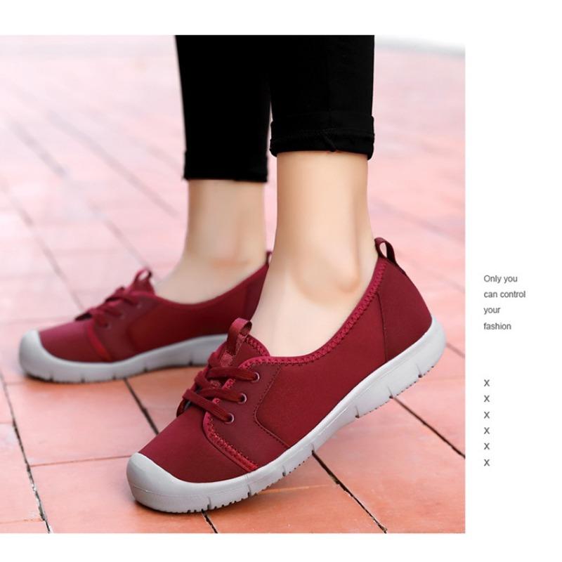 Large Size Women's Shoes Middle-aged and Elderly Casual Shoes Breathable Flat Bottomed Cloth Shoes Toe Caps Soft Soled Walking Shoes