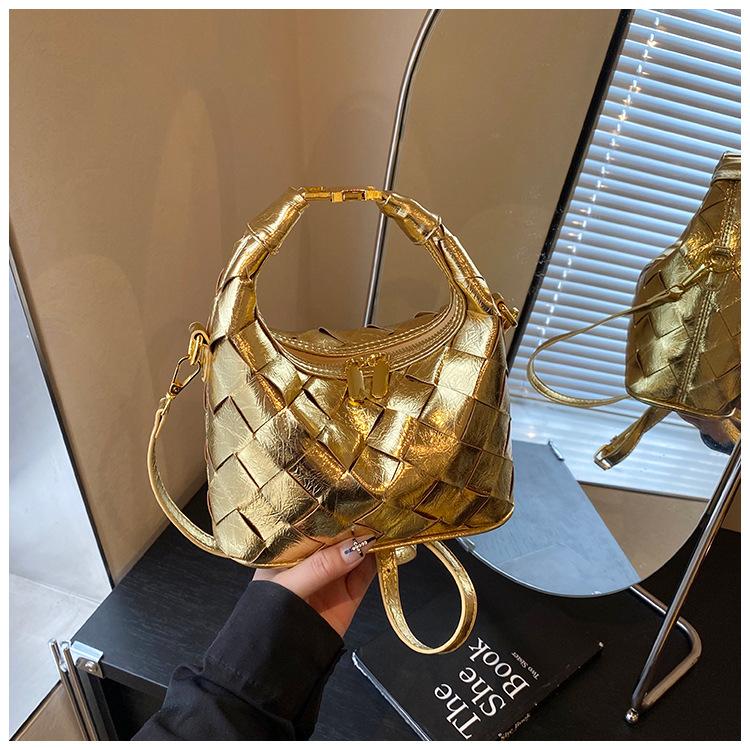 Nischväska dam ny sommar mångsidig axelremsväska bärbar vävd dumplingväska