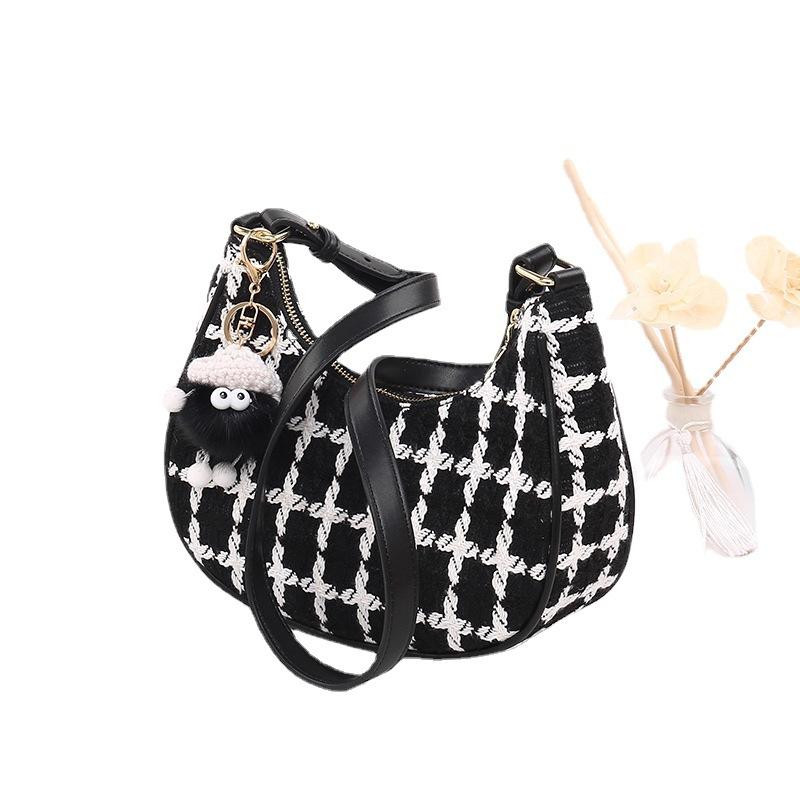 Niche Design Fashion Plaid Messenger Bag Women'S Tide Versatile Dumpling Bag Shoulder Bag