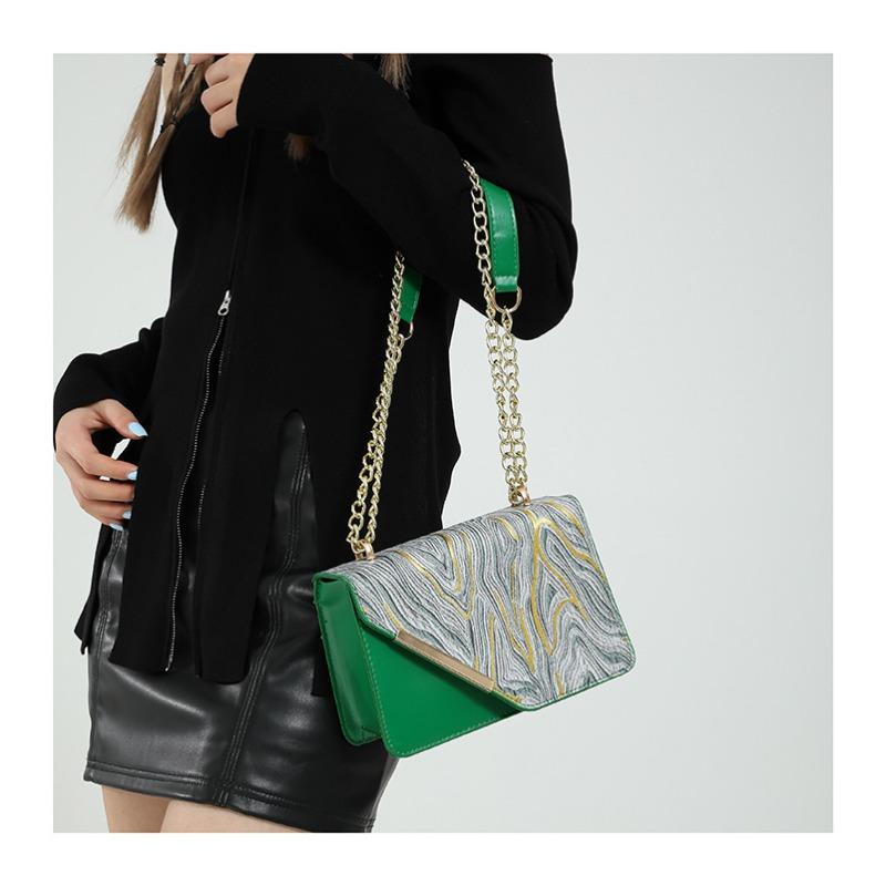 

Style contrasting color splicing shoulder bag women s bag popular women s aesthetic personality messenger bag зелёный