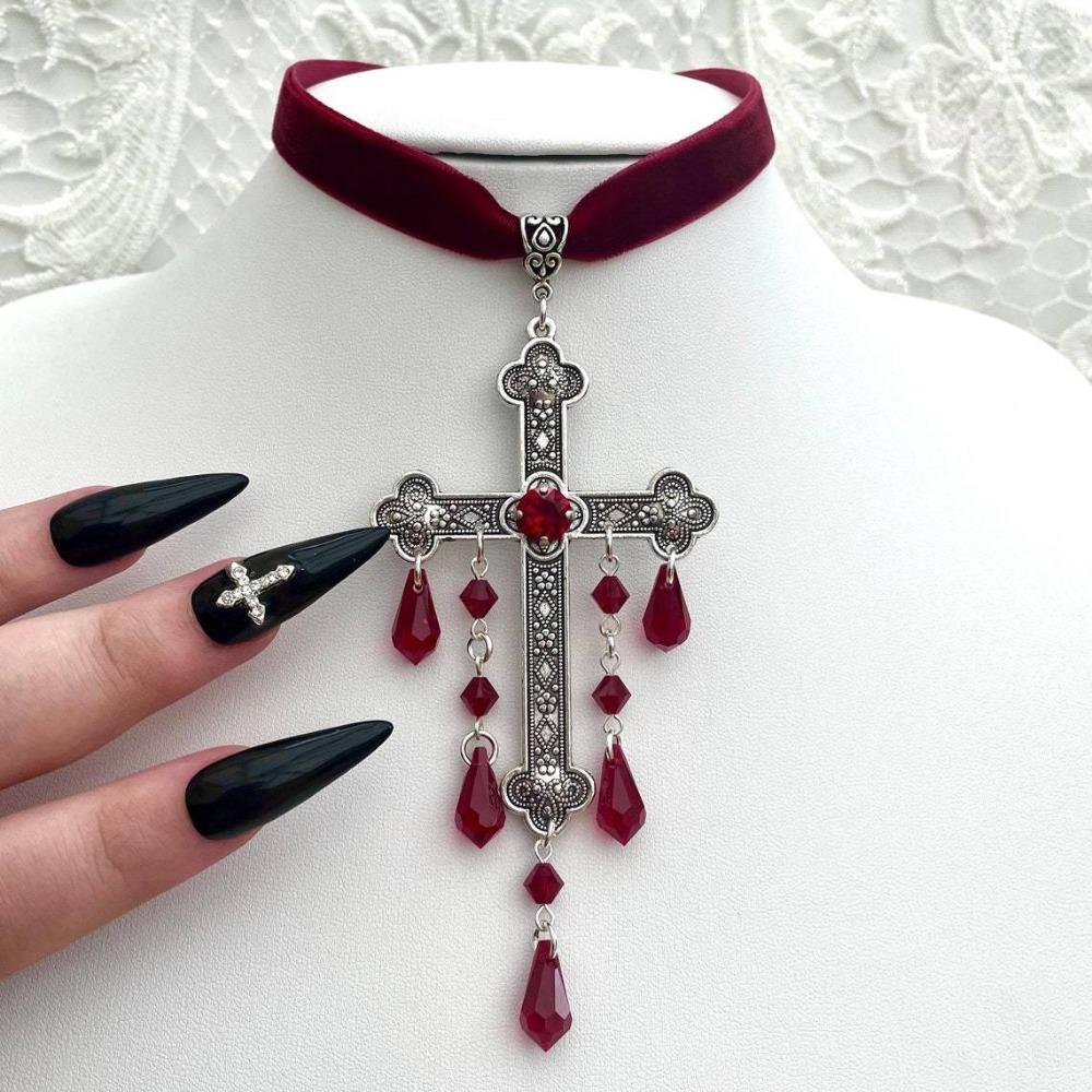 Übertriebener Punk Dunkles Kreuz Blutstropfen Quasten Anhänger Samt Halskette für Damen Halloween Gothic Charme Halsband Schmuck Geschenk