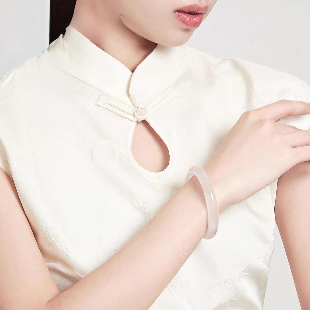 White Moonlight Cat's Eye Jade Stone Bracelet: Glowing Exquisite Gift for Her
